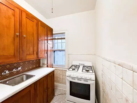 1325 W 27th St, Minneapolis, MN 55408
