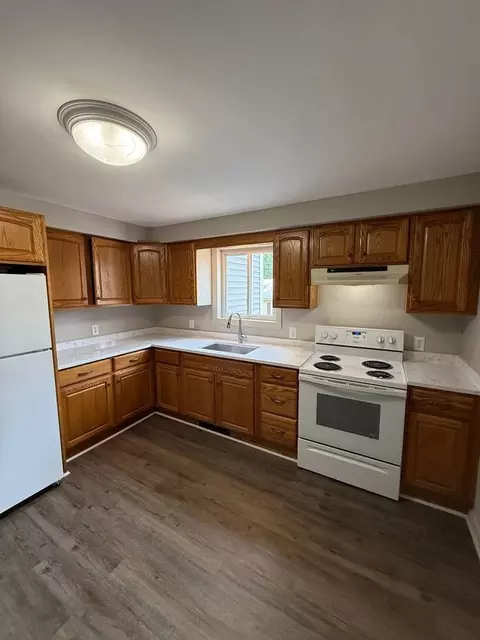 46 Plymouth St, Meredith, NH 03253