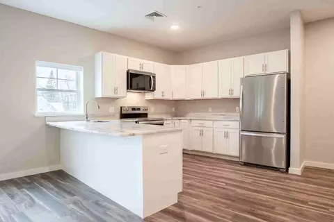 186 Main St, Auburn, ME 04210