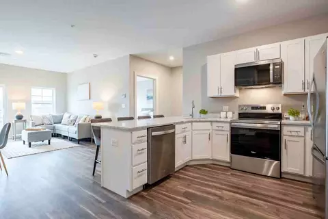 186 Main St, Auburn, ME 04210