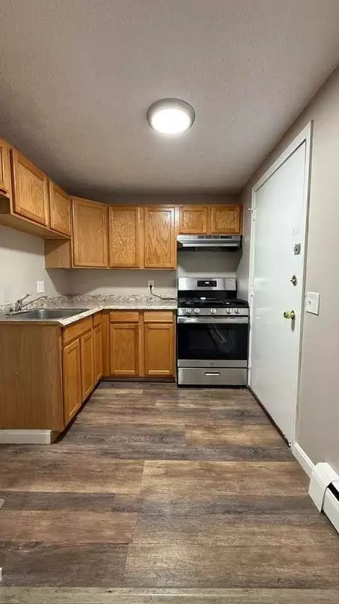 3 Henry Ter, Worcester, MA 01607