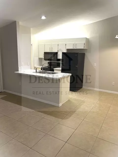 Ne 8th Ave, Ocala, FL 34470
