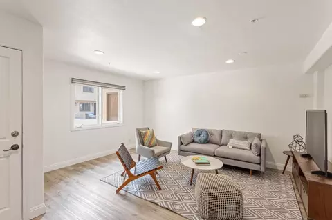 1342 N Highland Ave, Los Angeles, CA 90028