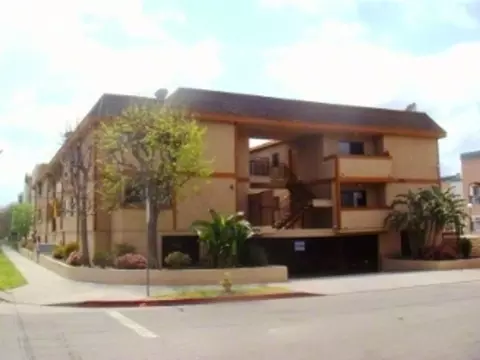 9413 Van Nuys Blvd, Panorama City, CA 91402