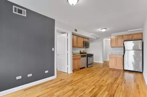 7616 N Marshfield Ave, Chicago, IL 60626