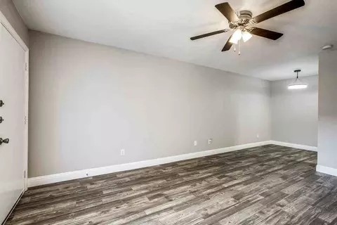 808 E Sanford St, Arlington, TX 76011 photo 8