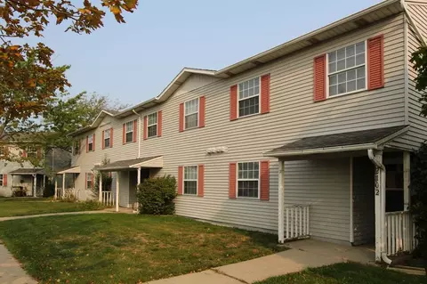 22156 Maple Ct, Woodburn, IN 46797