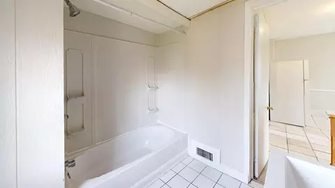 3186 W 52nd St, Cleveland, OH 44102