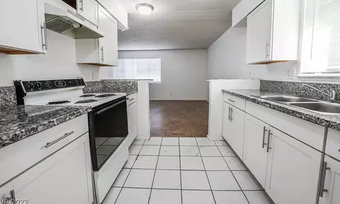 32 Gold Bar Ct, Las Vegas, NV 89110