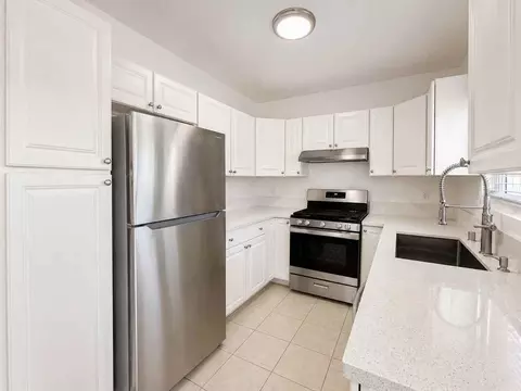 14315 Chandler Blvd, Los Angeles, CA 91401