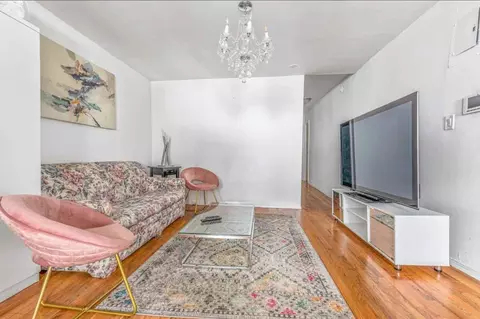 200 E 11th St, New York, NY 10003