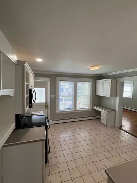 157 7th St, Leominster, MA 01453