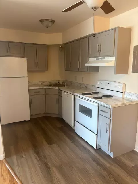 1165 Whiterock Ave, Waukesha, WI 53186