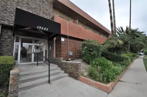 19425 Haynes St, Los Angeles, CA 91335
