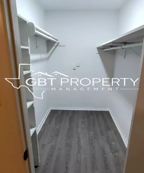 8624 Fireside Dr, Austin, TX 78757