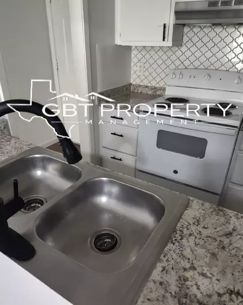 8624 Fireside Dr, Austin, TX 78757