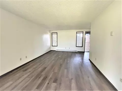 10503 E Burnside St, Portland, OR 97216