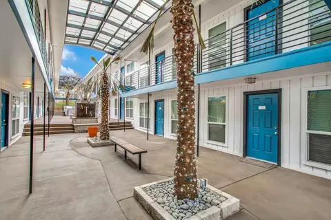 1111 S Oak St, Arlington, TX 76010