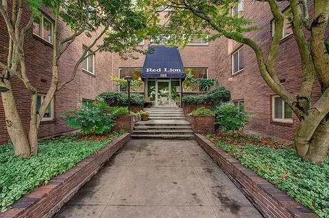 328 Bellevue Ave E, Seattle, WA 98102