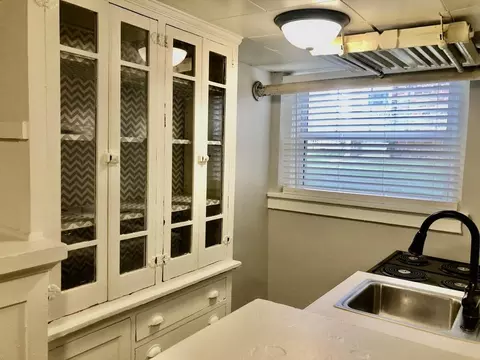 1572 Portland Ave, Saint Paul, MN 55104