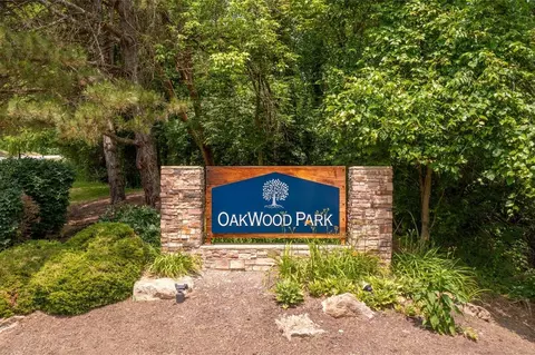 1600 Settlers Dr, Oakdale, PA 15071