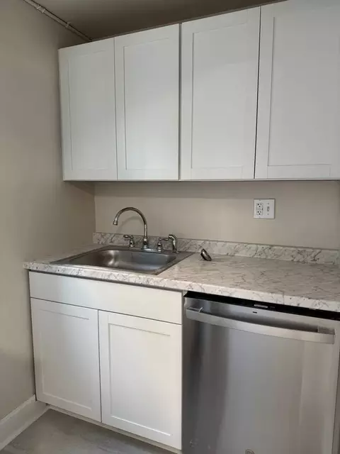 2552 Madison Rd, Cincinnati, OH 45208 photo 5