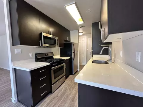 555 Douglas St, West Sacramento, CA 95605
