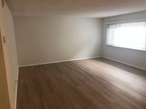 8047 Redlands St, Los Angeles, CA 90293