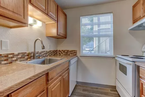 9118 SE Flavel St, Portland, OR 97266