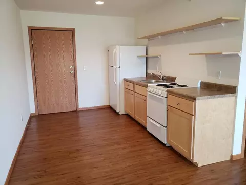 1875 W Pine St, Baraboo, WI 53913