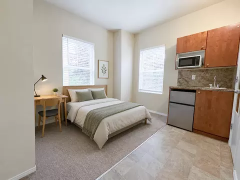 16552 NE 84th Ct, Redmond, WA 98052