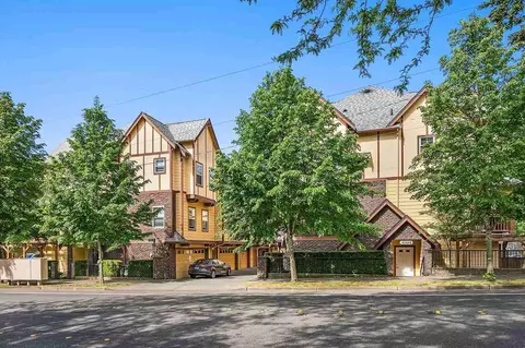 16552 NE 84th Ct, Redmond, WA 98052