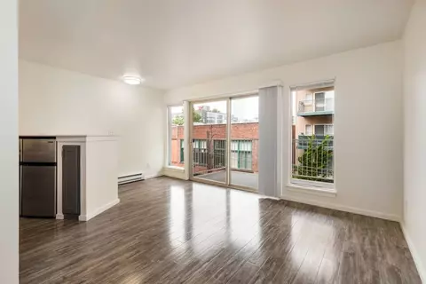 1613 Summit Ave, Seattle, WA 98122