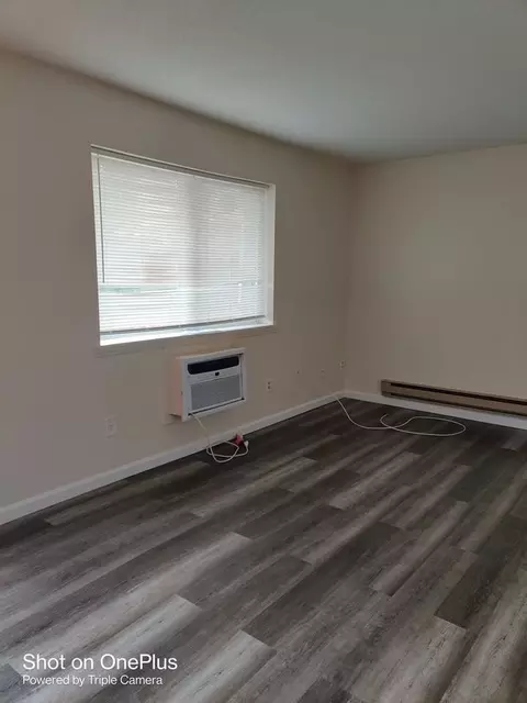 26 32 Farragut St, Waterbury, CT 06705