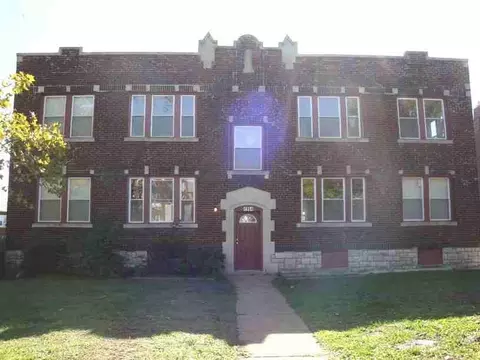 4954 Chippewa St, Saint Louis, MO 63109
