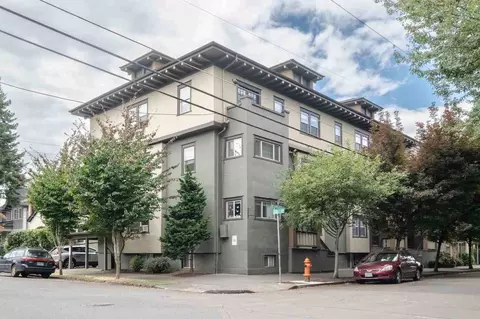1022 NE Hancock St, Portland, OR 97212