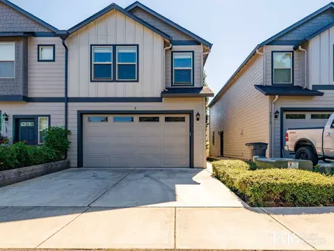 8215 NE 6th St, Vancouver, WA 98664