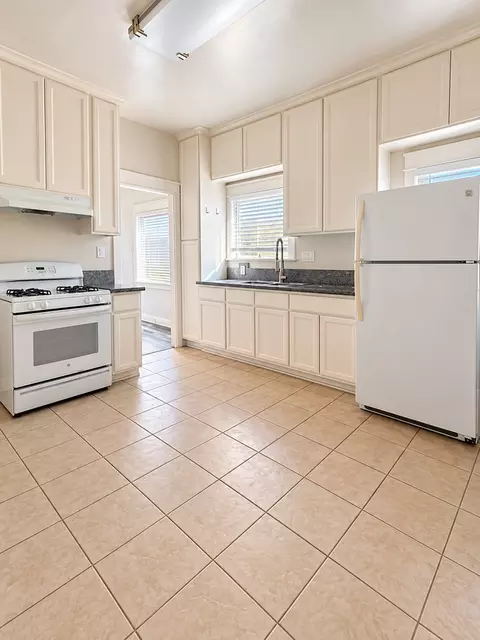 833 Cherry Ave, Long Beach, CA 90813