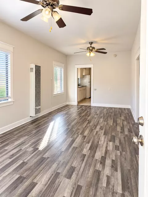 833 Cherry Ave, Long Beach, CA 90813 photo 4