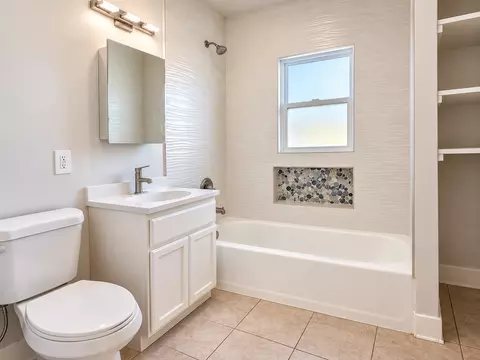 833 Cherry Ave, Long Beach, CA 90813 photo 2