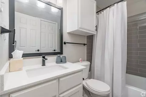 1610 E Mckinney St, Denton, TX 76209