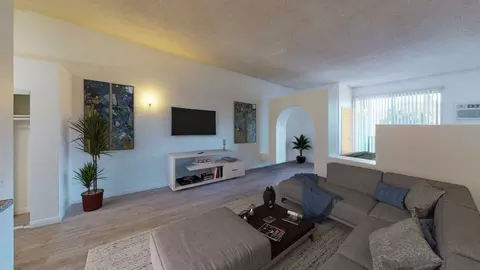 11313 Oxnard St, Los Angeles, CA 91606