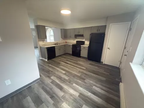 42 Gayridge Rd, Waterbury, CT 06705
