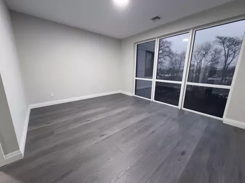 101 Searing Ave, Mineola, NY 11501