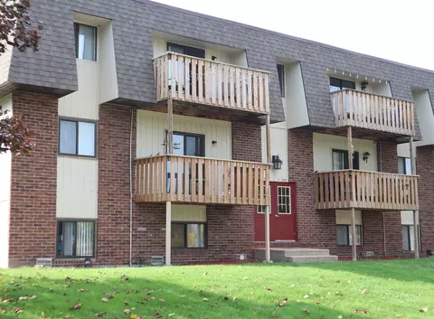 1777 Golfview Dr #3, Essexville, MI 48732
