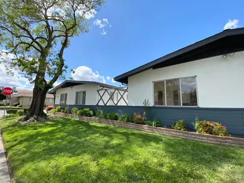 1005 Lochbrae Rd, Sacramento, CA 95815