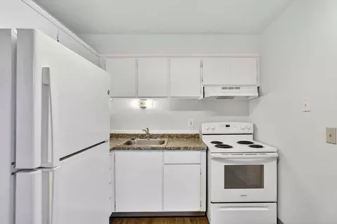 13130 SE Powell Blvd, Portland, OR 97236