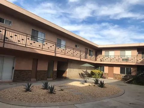 24913 24913-24925-24933 Walnut St, Newhall, CA 91321