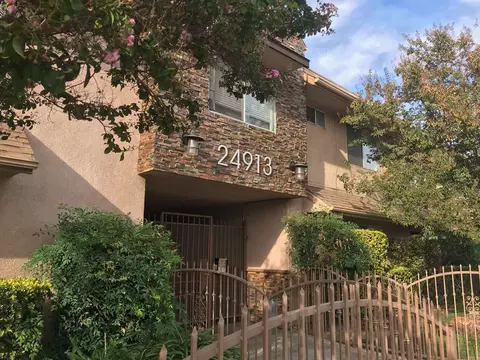 24913 24913-24925-24933 Walnut St, Newhall, CA 91321