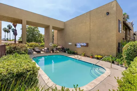 9228 Wakefield Ave, Panorama City, CA 91402